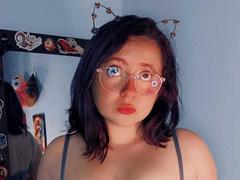 CinthiaWein - female with black hair and  big tits webcam at LiveJasmin