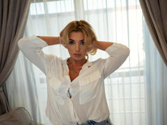ClaraHazel - blond female with  big tits webcam at LiveJasmin