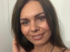 ClarissaRose - female with brown hair and  big tits webcam at xLoveCam