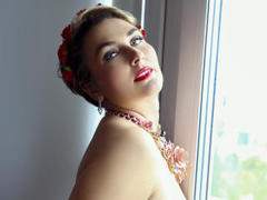 CarolynBennet - blond female with  big tits webcam at LiveJasmin