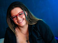 CleareRems - blond female webcam at LiveJasmin