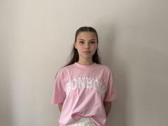 ClementinaSwantek - female with brown hair webcam at xLoveCam
