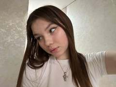 ClementinaSwantek - female with brown hair webcam at xLoveCam