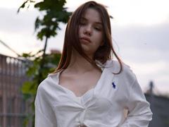 ClementinaSwantek - female with brown hair webcam at xLoveCam