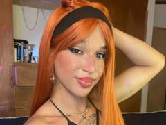 CleoTerra - shemale webcam at xLoveCam