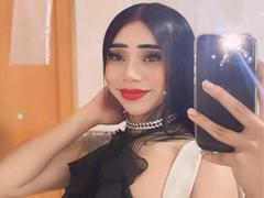 ClioVg - female with black hair webcam at xLoveCam