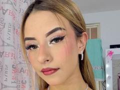 CloeRouss - female with brown hair and  big tits webcam at xLoveCam