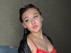 CloraFlippin - female webcam at xLoveCam
