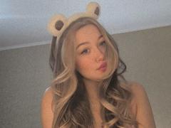 CloraFlippin - female webcam at xLoveCam