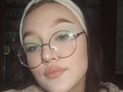 CloraFlippin - female webcam at xLoveCam