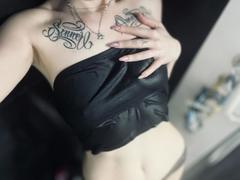 Coco1996-hot - female with black hair webcam at xLoveCam