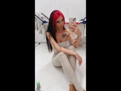 Coco1996-hot - female with black hair webcam at xLoveCam