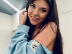 Coco1996-hot - female with black hair webcam at xLoveCam