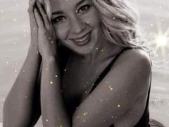 CocoMelle - blond female webcam at xLoveCam