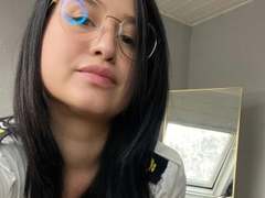 CoconutDeni-hot - female with black hair webcam at xLoveCam