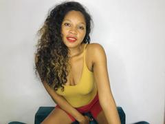 CoeurNoir - female webcam at xLoveCam