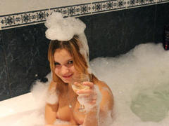 LuluPeach - blond female webcam at LiveJasmin