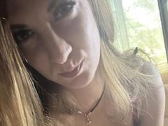 Cometomee - female webcam at xLoveCam