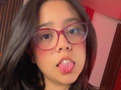 NaiarahThompson - female with brown hair and  big tits webcam at LiveJasmin