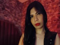 CoraMartin - female with black hair webcam at xLoveCam