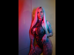 Cora-Diamond from xLoveCam