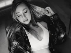 CoralieFlower - blond female with  big tits webcam at xLoveCam
