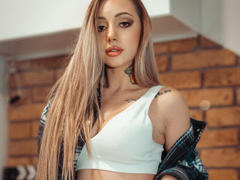 CoralieFlower - blond female with  big tits webcam at xLoveCam