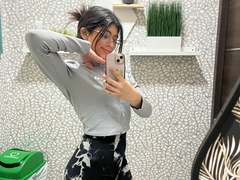 CoriinneBenson from xLoveCam