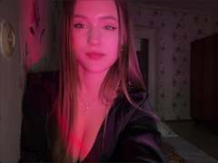 CorinaMakinster - female with brown hair webcam at xLoveCam