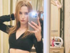 CourtneyDolly - female webcam at xLoveCam