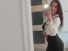 CourtneyLust - female with brown hair and  big tits webcam at xLoveCam
