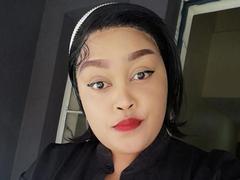 CreamyQueenXx from xLoveCam