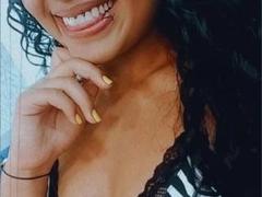 MelanieRossie - female with black hair and  big tits webcam at LiveJasmin