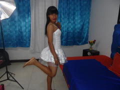 CristalSweets - shemale with brown hair webcam at xLoveCam