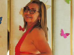 CristalHotMatu525 from ImLive