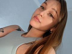 CristiOlsen - female with brown hair webcam at LiveJasmin