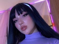 CristySanz - female with brown hair webcam at LiveJasmin