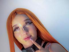 CristySanz - female with brown hair webcam at LiveJasmin