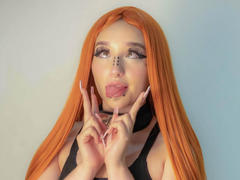 CristySanz - female with brown hair webcam at LiveJasmin