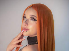 CristySanz - female with brown hair webcam at LiveJasmin