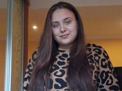 CrystalFaye - female with brown hair and  big tits webcam at xLoveCam