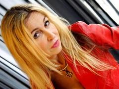 CrystalStar - blond female webcam at xLoveCam