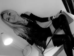 CrystalStar - blond female webcam at xLoveCam