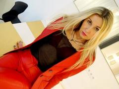CrystalStar - blond female webcam at xLoveCam