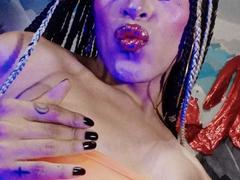 Crystalinn - shemale webcam at xLoveCam