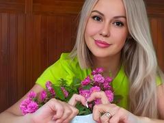 CrystallEyesss - blond female webcam at LiveJasmin