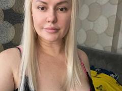 CrystallEyesss - blond female webcam at LiveJasmin