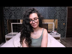 CurllyMya - female webcam at xLoveCam