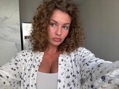 CurlyCandyX - female webcam at xLoveCam