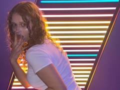 CurlyElina - female with brown hair webcam at xLoveCam